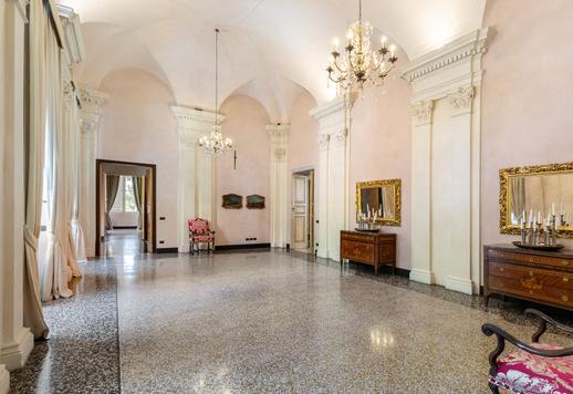 Monumentaler Bau aus dem XVI. Jahrhundert mit 3.199 m² auf sechs Ebenen, umgeben von einem privaten Garten von 536 m² Image 7