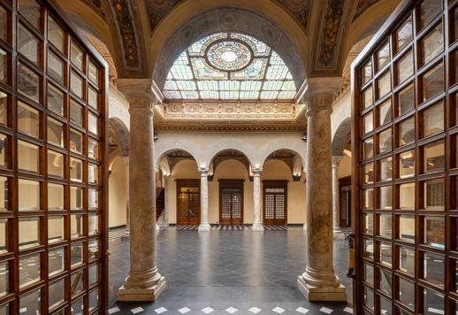 Monumentaler Bau aus dem XVI. Jahrhundert mit 3.199 m² auf sechs Ebenen, umgeben von einem privaten Garten von 536 m² Image 2