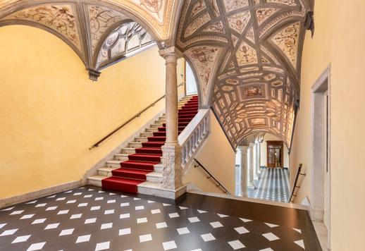 Monumentaler Bau aus dem XVI. Jahrhundert mit 3.199 m² auf sechs Ebenen, umgeben von einem privaten Garten von 536 m² Image 4