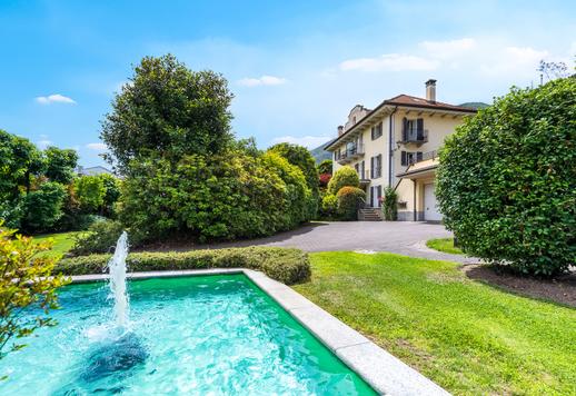 Proprietà di 1100 mq su tre livelli che offre cinque camere e sette bagni con vista mozzafiato sulle vette alpine Image 5
