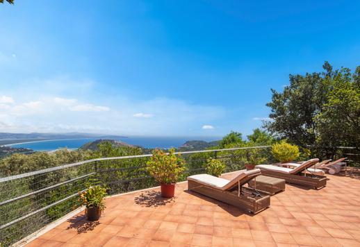 Prestigiada propriedade panorâmica de 160 m² com três quartos e três banheiros. Image 3
