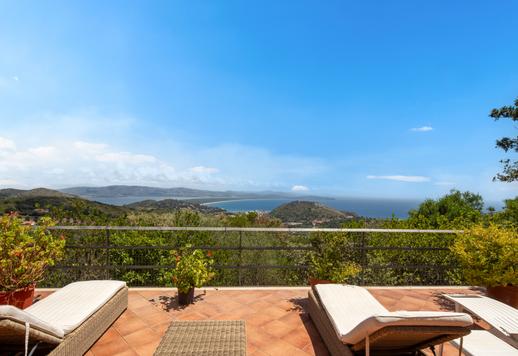 Prestigiada propriedade panorâmica de 160 m² com três quartos e três banheiros. Image 4