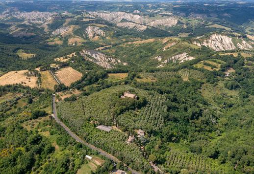 Dimora storica che si estende per 1500 mq con una dotazione di interni che conta 21 camere e 23 bagni Image 7