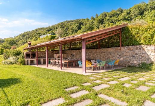 Complesso di tre unità indipendenti dotate di 12 camere e 10 bagni nel primo distretto biologico della Liguria Image 5