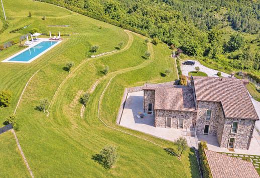 Complesso di tre unità indipendenti dotate di 12 camere e 10 bagni nel primo distretto biologico della Liguria Image 3