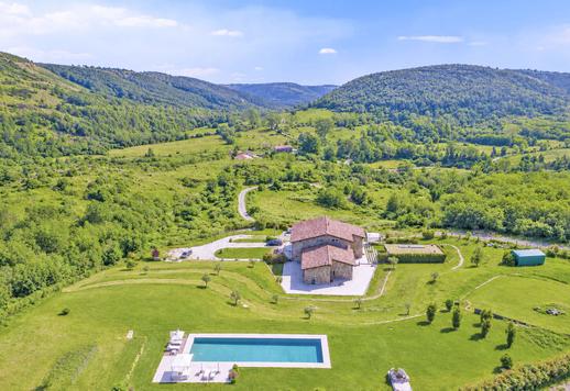 Complesso di tre unità indipendenti dotate di 12 camere e 10 bagni nel primo distretto biologico della Liguria Image 2