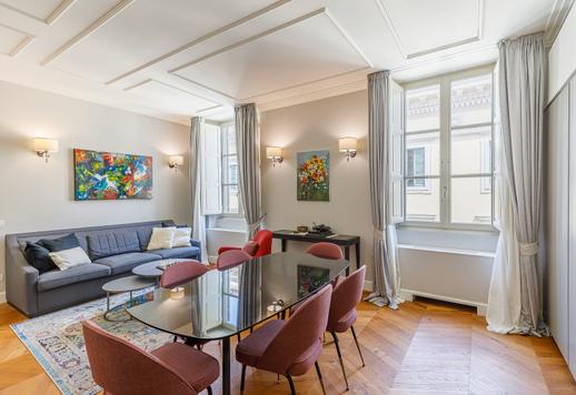 78 kvm lägenhet på fjärde våningen i en vackert restaurerad monumental byggnad från perioden Image 7