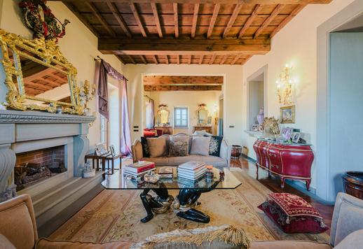 Porzione di Villa Storica del Cinquecento di 650 mq su quattro livelli che ospitano 4 camere e 5 bagni Image 9