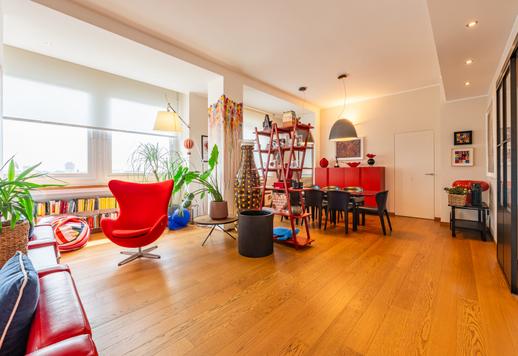 Eleganza contemporanea, panorami mozzafiato e oltre 320 mq nel cuore della Milano più prestigiosa Esclusivo nono piano con ampi spazi di rappresentanza, balcone panoramico, posto auto e cantine Image 7