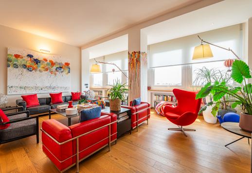 Eleganza contemporanea, panorami mozzafiato e oltre 320 mq nel cuore della Milano più prestigiosa Esclusivo nono piano con ampi spazi di rappresentanza, balcone panoramico, posto auto e cantine Image 3