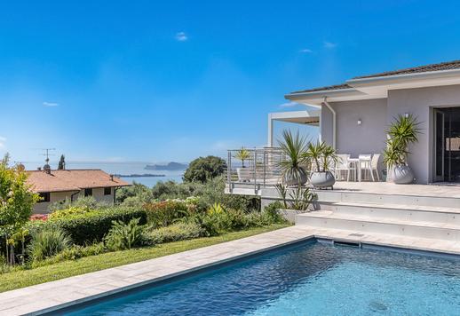 Prestigiosa residenza di 350 mq con ampio giardino, terrazze panoramiche, garage, cantina e tecnologia ad alta efficienza energetica Image 8