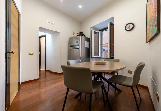 Demeure de 200 m² au cœur de la capitale, comprenant cinq grandes chambres, chacune dotée de sa propre salle de bains privative Image 7