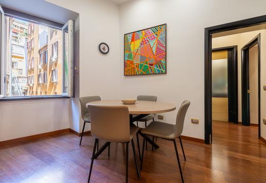 Demeure de 200 m² au cœur de la capitale, comprenant cinq grandes chambres, chacune dotée de sa propre salle de bains privative Image 5