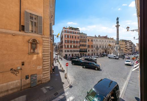 Demeure de 200 m² au cœur de la capitale, comprenant cinq grandes chambres, chacune dotée de sa propre salle de bains privative Image 2
