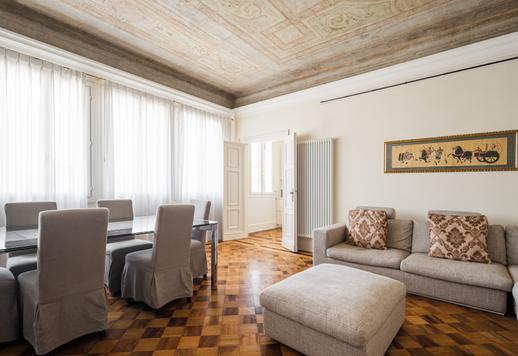 550 négyzetméteres, független bejárattal rendelkező ingatlan a Castello negyedben, mindössze pár percre a Szent Márk tértől. Image 3