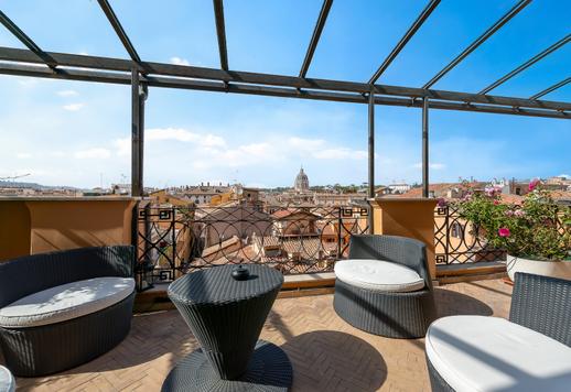 Elite property of 380 sqm in total, comprising a 250-sqm penthouse, 150-sqm of terraces and a 130-sqm apartment on the lower floor Image 7