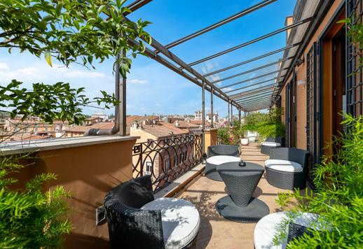 Elite property of 380 sqm in total, comprising a 250-sqm penthouse, 150-sqm of terraces and a 130-sqm apartment on the lower floor Image 6