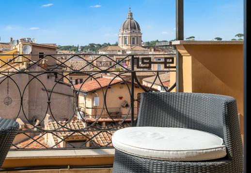 Elite property of 380 sqm in total, comprising a 250-sqm penthouse, 150-sqm of terraces and a 130-sqm apartment on the lower floor Image 8