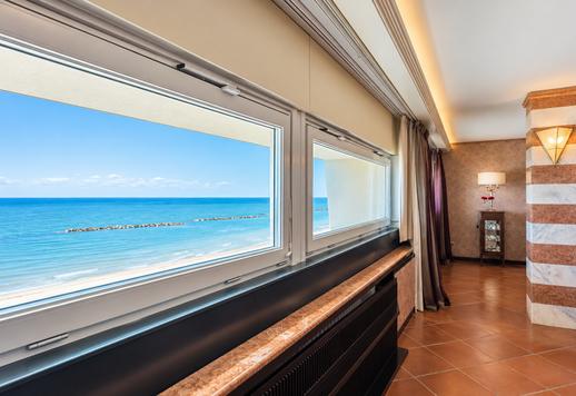 Striking 382 sqm apartment across the top two floors of an elegant beachfront building in Francavilla al Mare Image 6