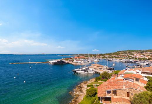 Raffinata residenza di 168 mq su tre livelli, comprensiva di 4 camere e 4 bagni, incastonata nell'esclusivo scenario costiero di Porto Rotondo Image 5