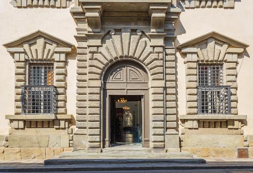 Dimora storica di 3000 mq su quattro livelli, con 30 camere, 20 bagni ed esclusiva corte interna con giardino Image 5