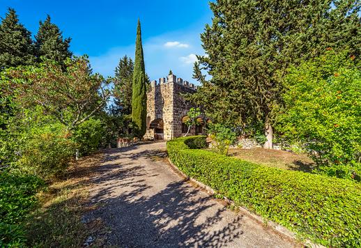 Residenza di 160 mq di prestigio panoramico con tre camere e tre bagni Image 9