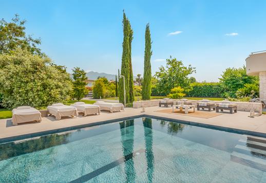 Prestigeträchtige Residenz mit 550 m² auf vier Ebenen, sechs Schlafzimmern und sechs Bädern, nur wenige Schritte vom Küstenstreifen entfernt Image 4