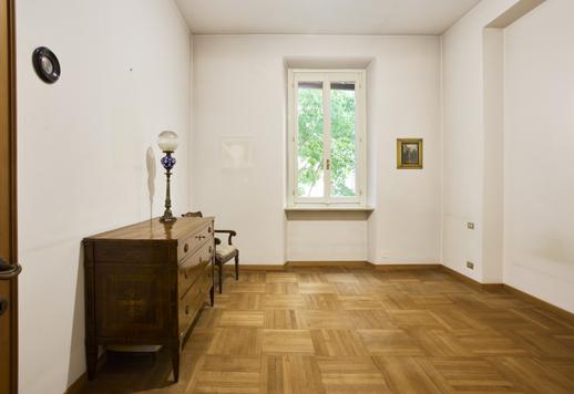 Esclusiva residenza da personalizzare con soffitti di 3,40 metri, doppia esposizione, 4 balconi, cantina e due solai Image 8