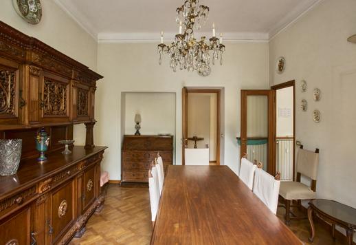Esclusiva residenza da personalizzare con soffitti di 3,40 metri, doppia esposizione, 4 balconi, cantina e due solai Image 6
