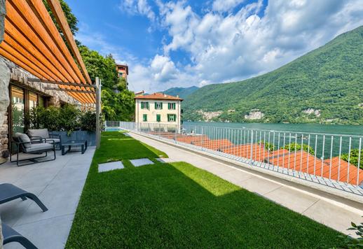 Prestigieuse propriété de 1 300 m² répartis sur trois niveaux, dotée d'un jardin de 200 m² Image 1