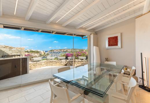 Prestigeträchtige Villa mit 105 m² auf zwei Ebenen, großzügigen multifunktionalen Räumen und eleganten Panoramaveranden mit Blick auf den Yachthafen Image 4