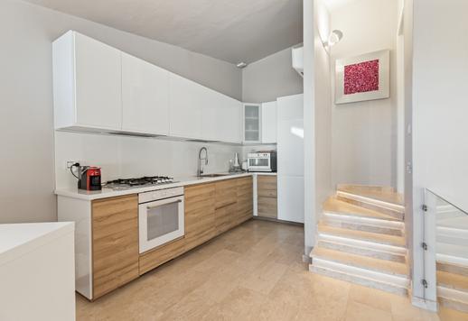 Prestigeträchtige Villa mit 105 m² auf zwei Ebenen, großzügigen multifunktionalen Räumen und eleganten Panoramaveranden mit Blick auf den Yachthafen Image 8