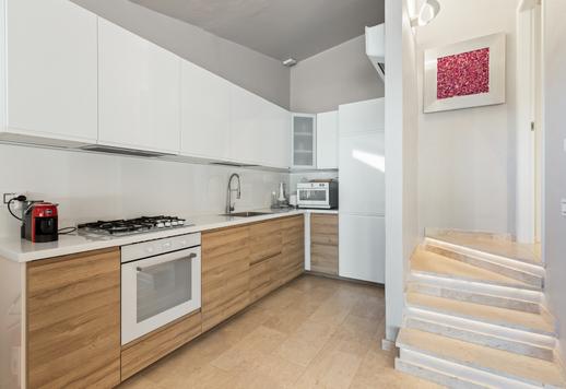 Prestigeträchtige Villa mit 105 m² auf zwei Ebenen, großzügigen multifunktionalen Räumen und eleganten Panoramaveranden mit Blick auf den Yachthafen Image 9