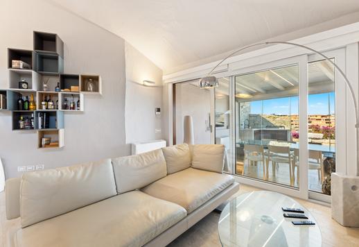 Prestigeträchtige Villa mit 105 m² auf zwei Ebenen, großzügigen multifunktionalen Räumen und eleganten Panoramaveranden mit Blick auf den Yachthafen Image 5