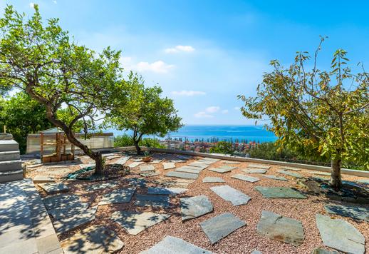 Dimora di 550 mq su quattro livelli posizionata lungo la prima collina di Bordighera nel cuore della Riviera dei Fiori Image 7