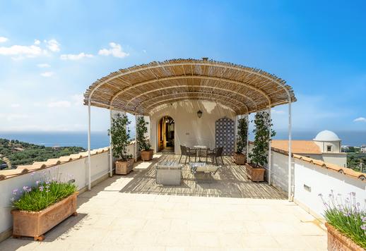 Residenza d’epoca di 375 mq, finemente ristrutturata e dotata di 582 mq di spazi esterni Image 7