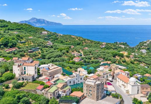 Residenza d’epoca di 375 mq, finemente ristrutturata e dotata di 582 mq di spazi esterni Image 3