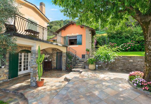 Prestigiosa proprietà di 400 mq in posizione collinare dominante a breve distanza da Portofino e Santa Margherita Ligure Image 8