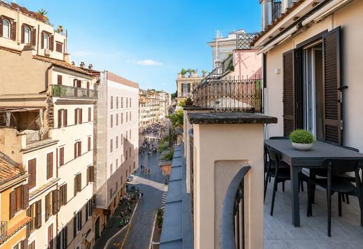 Dimora d’alta rappresentanza al penultimo piano di maestoso palazzo storico nel tessuto più esclusivo di Roma Image 5