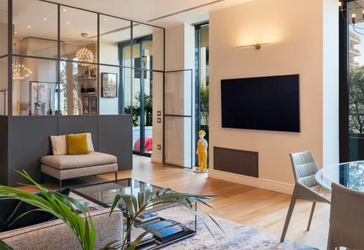 Esclusivo appartamento di 171 mq ad un unico livello nel prestigioso distretto di Porta Nuova a Milano, completo di tre ampie camere da letto, tre bagni e un vivibile balcone. Image 4
