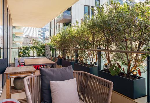 Esclusivo appartamento di 171 mq ad un unico livello nel prestigioso distretto di Porta Nuova a Milano, completo di tre ampie camere da letto, tre bagni e un vivibile balcone. Image 5