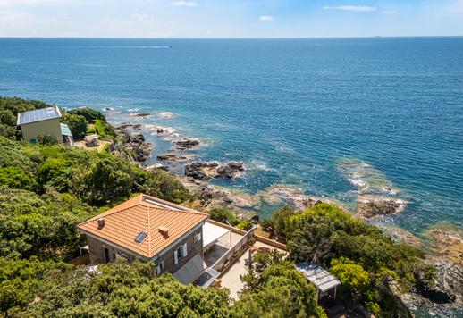 Prestigeträchtige Pieds-dans-l’eau-Wohnung mit 140 m² auf zwei Ebenen, drei Schlafzimmern, zwei Bädern und großzügigen Außenbereichen mit Panoramablick an der prachtvollen Costa degli Etruschi Image 6