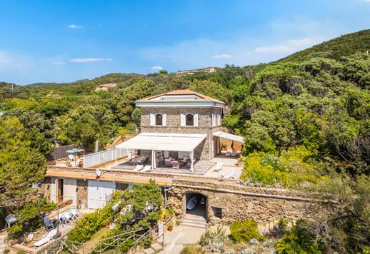 Prestigeträchtige Pieds-dans-l’eau-Wohnung mit 140 m² auf zwei Ebenen, drei Schlafzimmern, zwei Bädern und großzügigen Außenbereichen mit Panoramablick an der prachtvollen Costa degli Etruschi Image 9