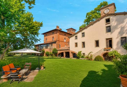 4000 m²-es, 8 épületből álló birtok Giacomo Puccini történelmi kötődésével, védett természeti területen Image 6
