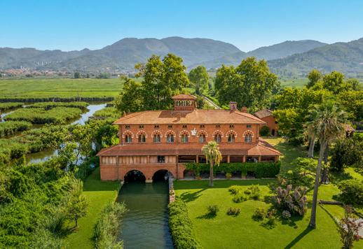 4000 m²-es, 8 épületből álló birtok Giacomo Puccini történelmi kötődésével, védett természeti területen Image 3