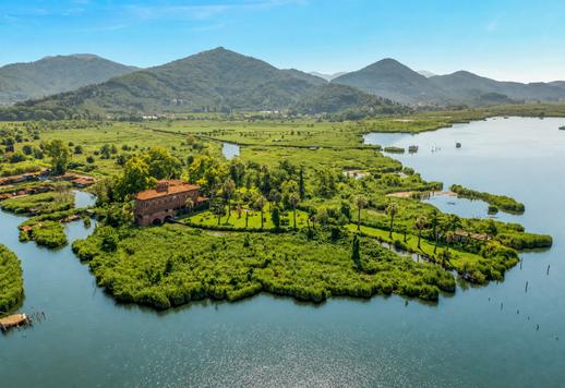 4000 m²-es, 8 épületből álló birtok Giacomo Puccini történelmi kötődésével, védett természeti területen Image 1