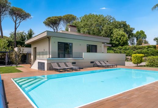 Maison individuelle de 452 m² sur deux niveaux, située dans un parc privé de 2 000 m² Image 5