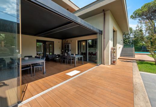 Maison individuelle de 452 m² sur deux niveaux, située dans un parc privé de 2 000 m² Image 8