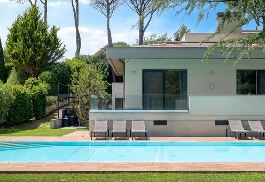 Maison individuelle de 452 m² sur deux niveaux, située dans un parc privé de 2 000 m² Image 6