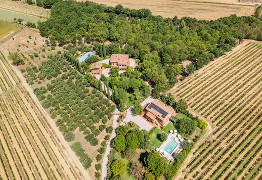 Villa du XVIIIe siècle de 890 m² sur deux niveaux, divisée en 13 appartements indépendants Image 2